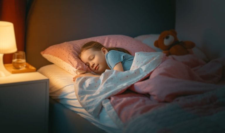 Les lampes et luminaires pour chambre d’enfant : allier sécurité, design et confort